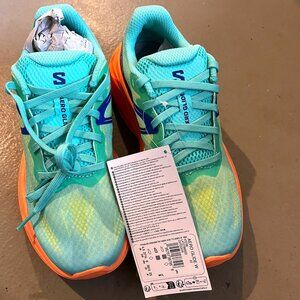 NEW with Tags Salomon Aero Glide Running Shoes - Women's size 6
